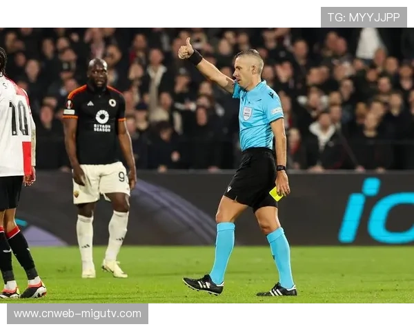 塞萨洛尼基4-0大胜十人伯尔尼年轻人,巴巴传射建功 塞萨洛尼基4-0大胜十人伯尔尼年轻人,巴巴传射建功